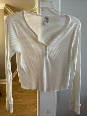 No Boundaries White Ribbed Long-Sleeve Henley-Never Worn